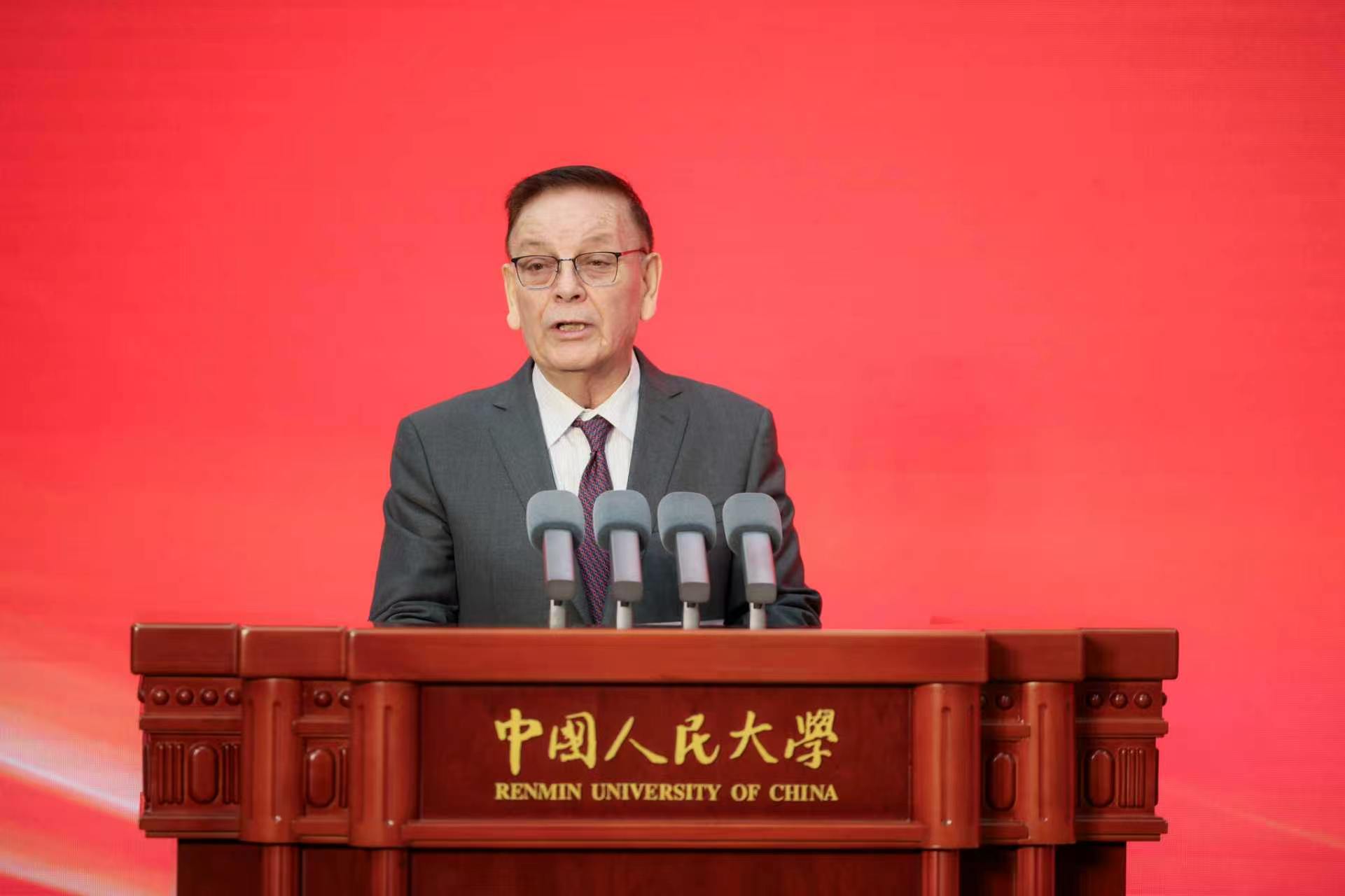 艾力更·依明巴海.jpg