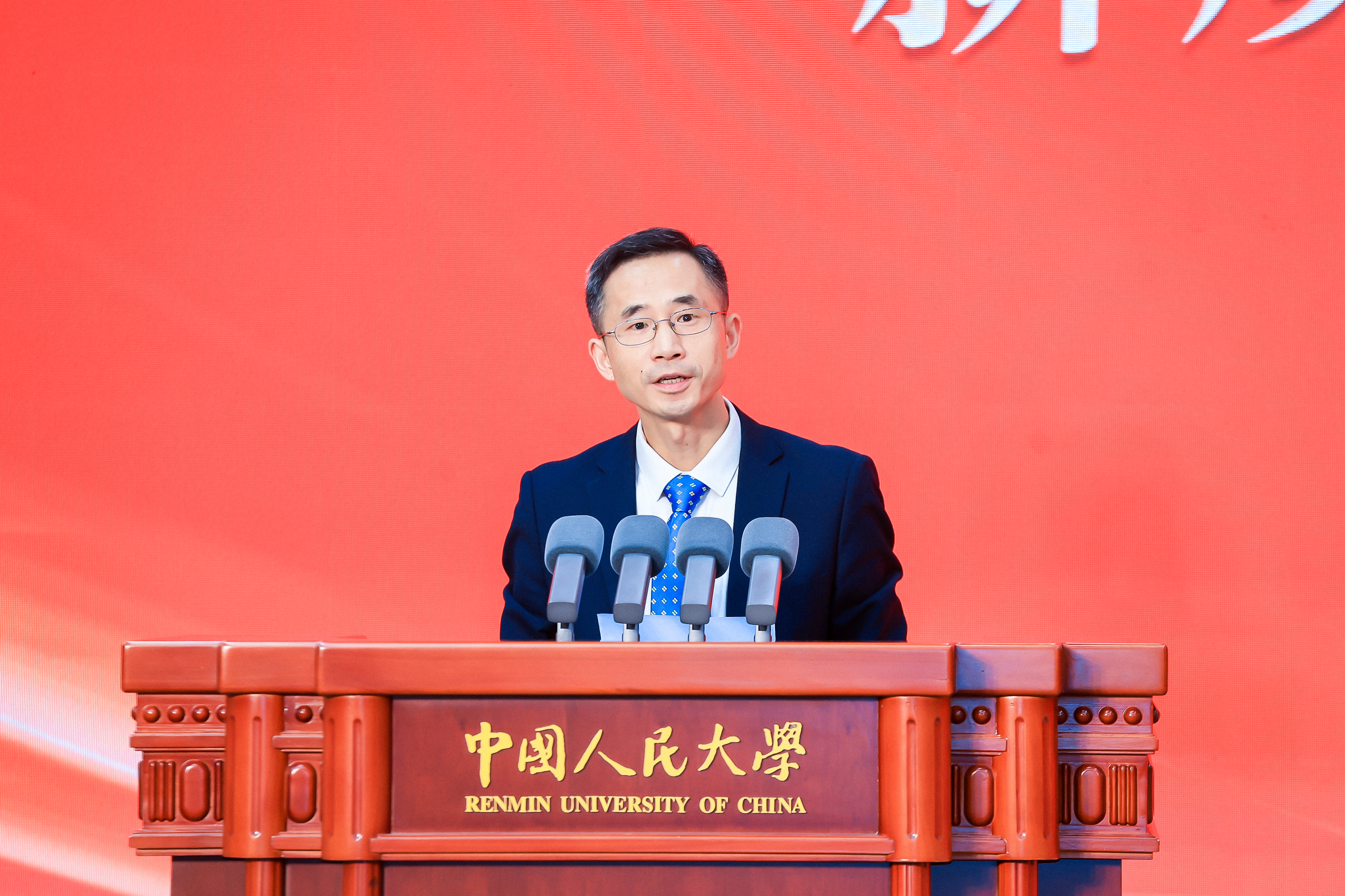 刘青.jpg